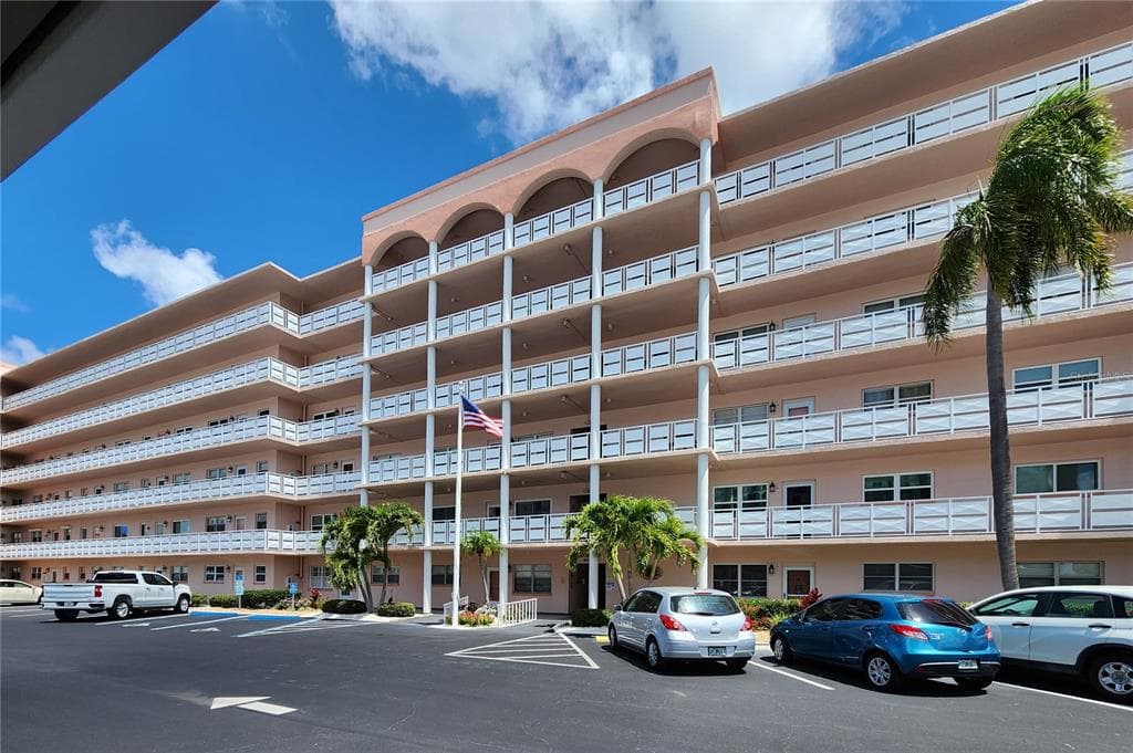6025 SHORE BOULEVARD S UNIT 307 GULFPORT, FL 33707
