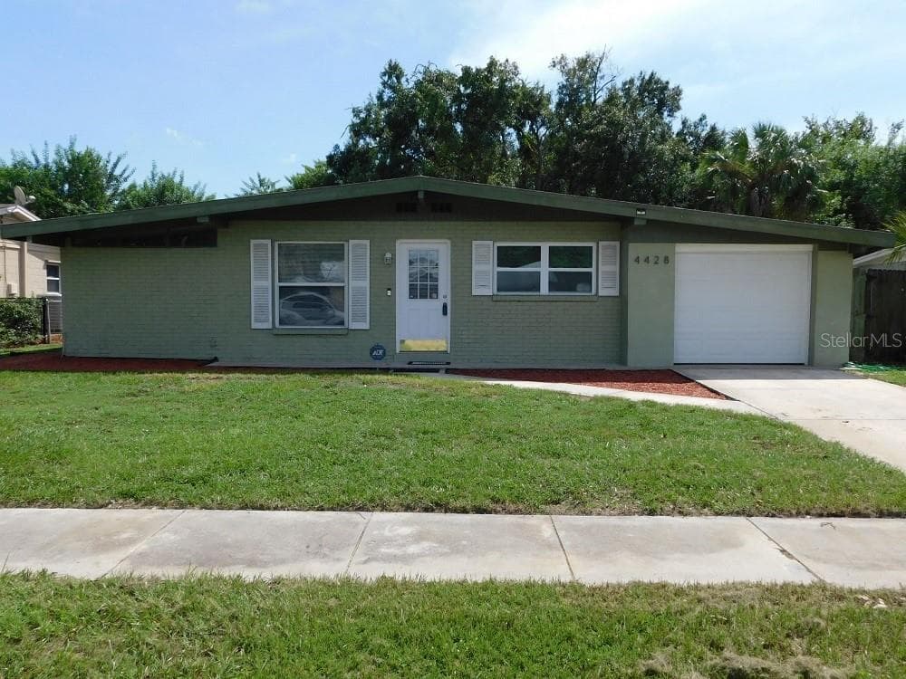 4428 W VARN AVENUE TAMPA, FL 33616