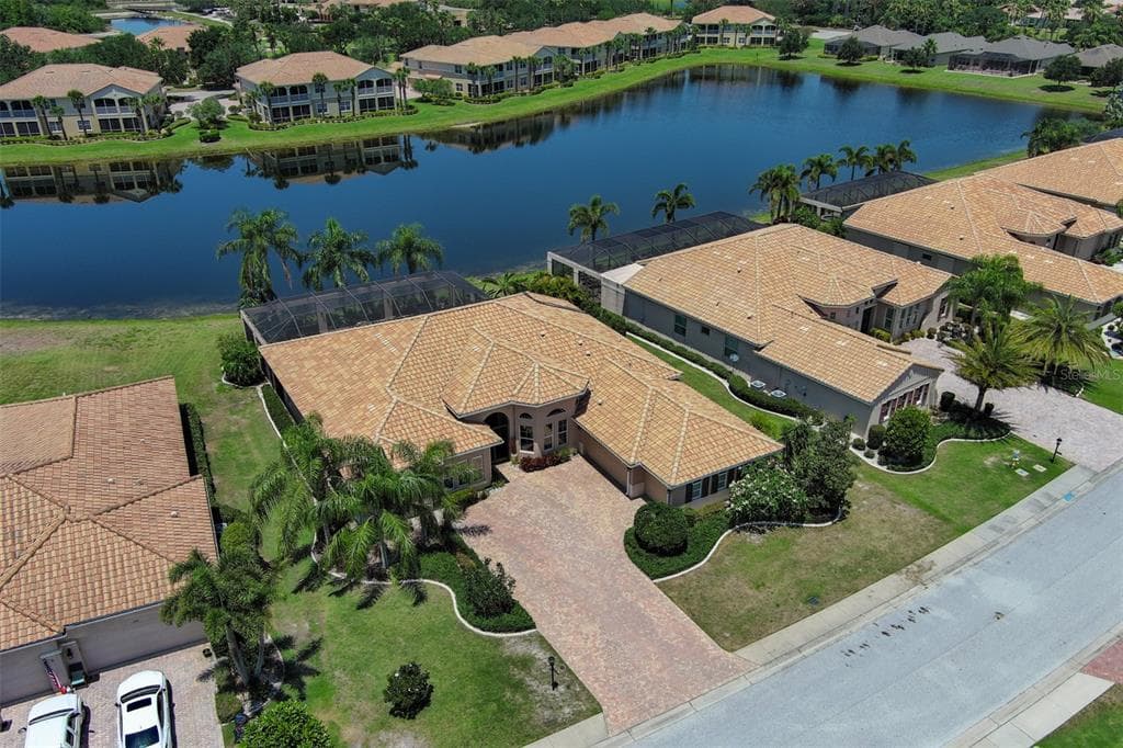 1319 VIA TOSCANA WAY SUN CITY CENTER, FL 33573