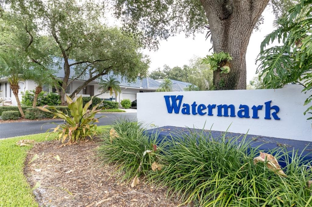 1682 WATERMARK CIRCLE NE ST PETERSBURG, FL 33702