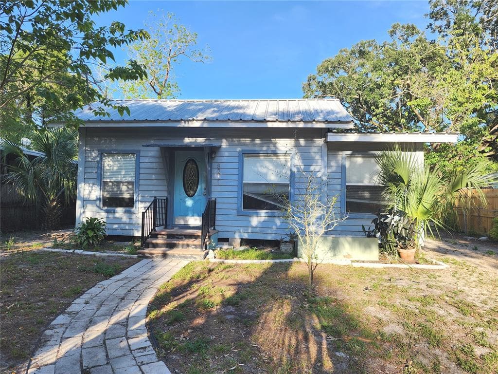8211 N 10TH STREET TAMPA, FL 33604