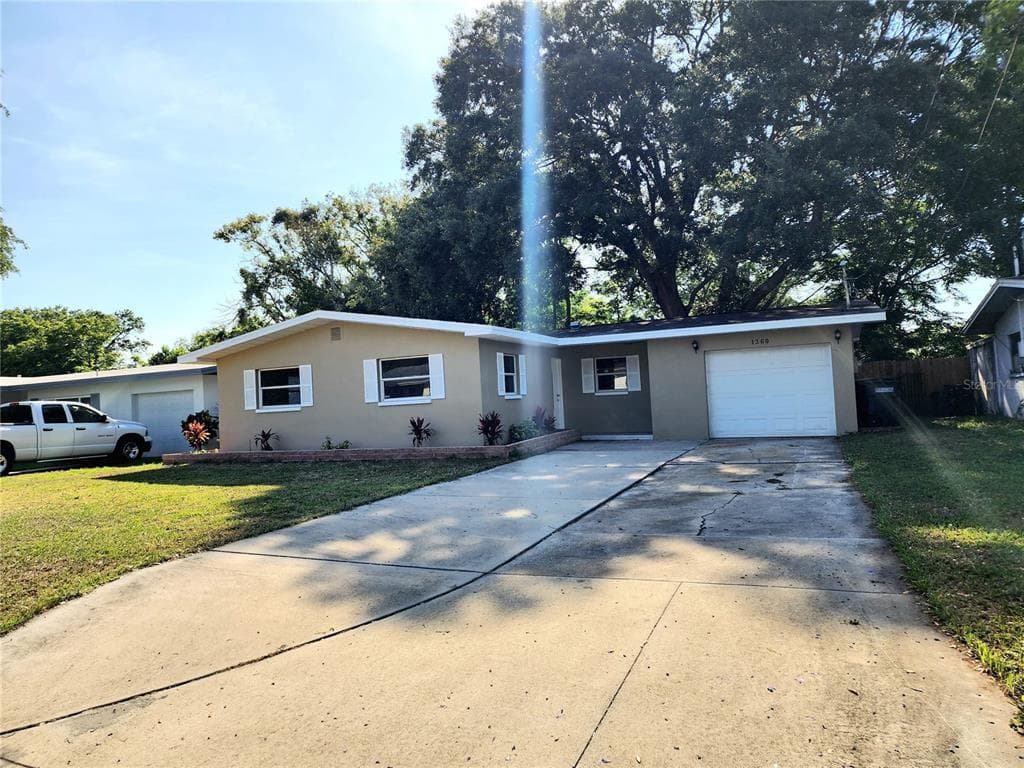 1360 S HILLCREST AVENUE CLEARWATER, FL 33756