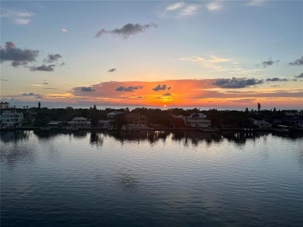 736 ISLAND WAY UNIT 705 CLEARWATER, FL 33767