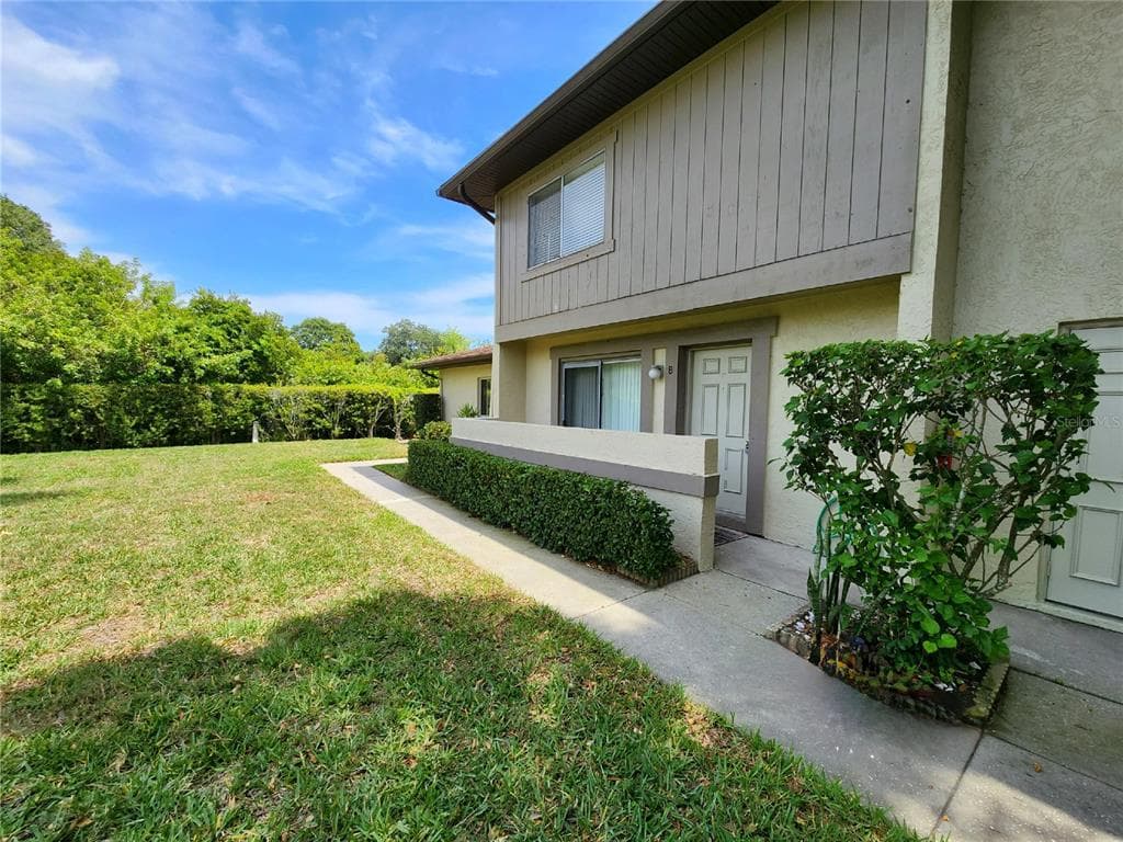 3001 BOUGH AVE UNIT B CLEARWATER, FL 33760