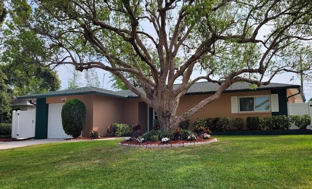 2061 FAIR OAK DRIVE CLEARWATER, FL 33763