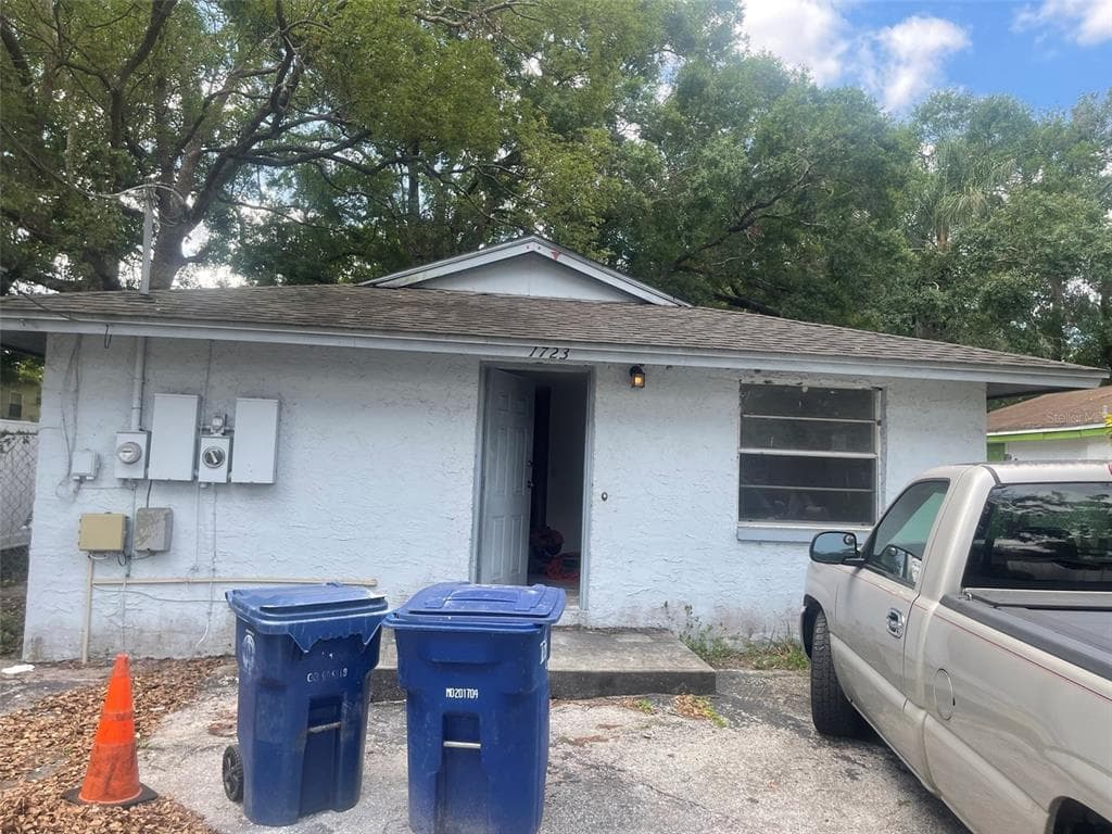 1723 E IDELL STREET TAMPA, FL 33604