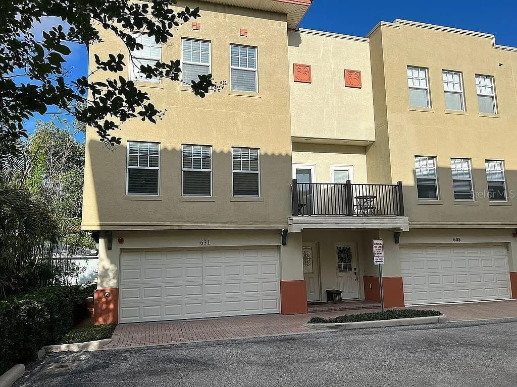 631 BLUE TAVERNA LANE CLEARWATER, FL 33756