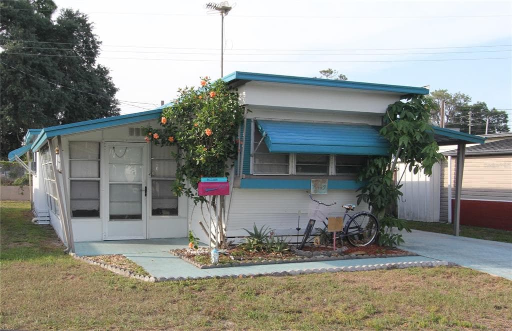 37437 RAY DRIVE ZEPHYRHILLS, FL 33541