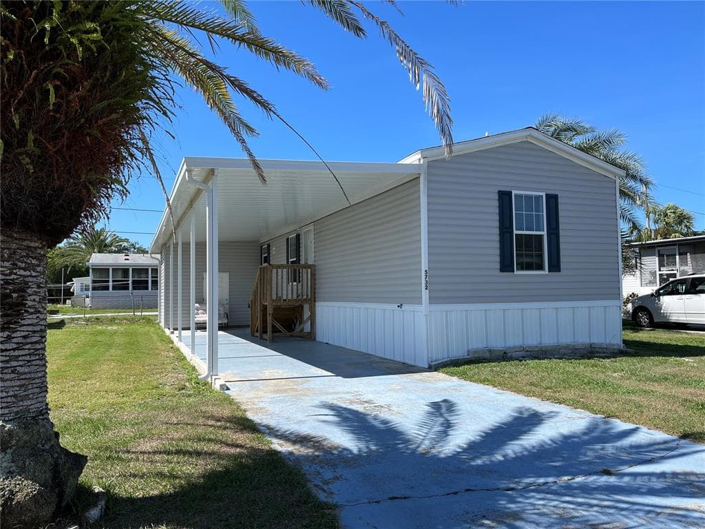 5732 SUNSHINE PARK DRIVE NEW PORT RICHEY, FL 34652