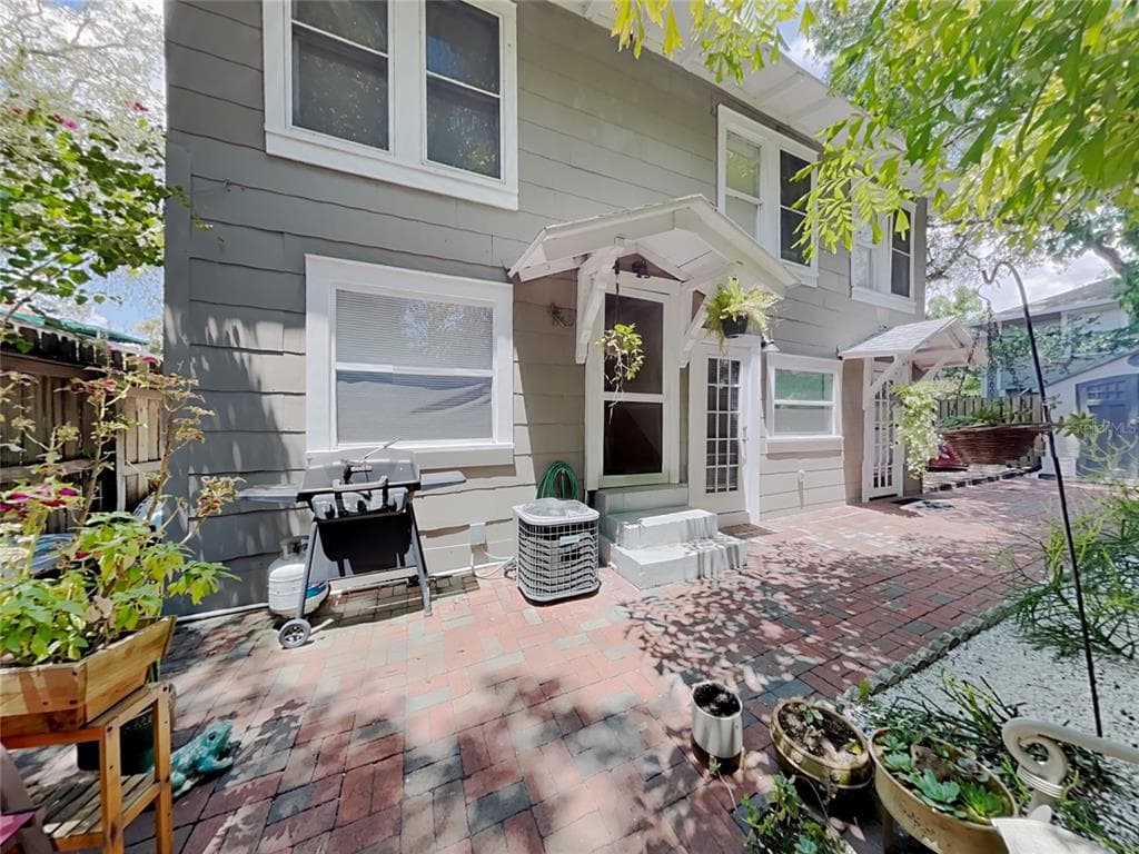 807 1/2 S FREMONT AVENUE UNIT #Upper TAMPA, FL 33606