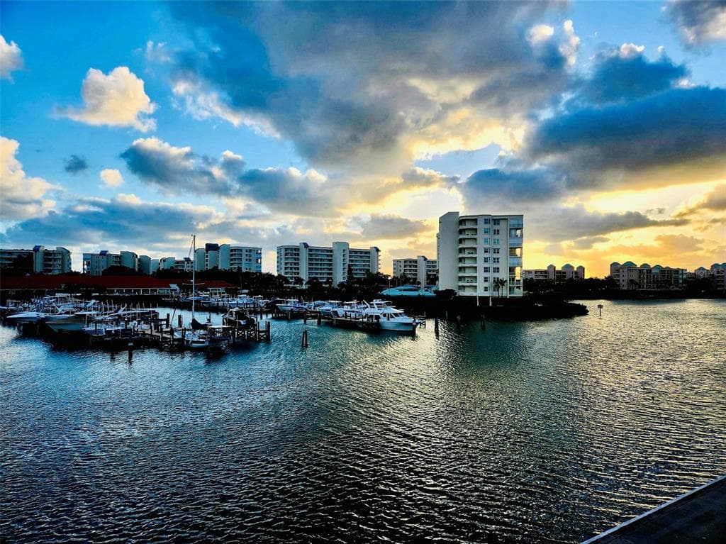 7600 SUN ISLAND DRIVE S UNIT 305 SOUTH PASADENA, FL 33707