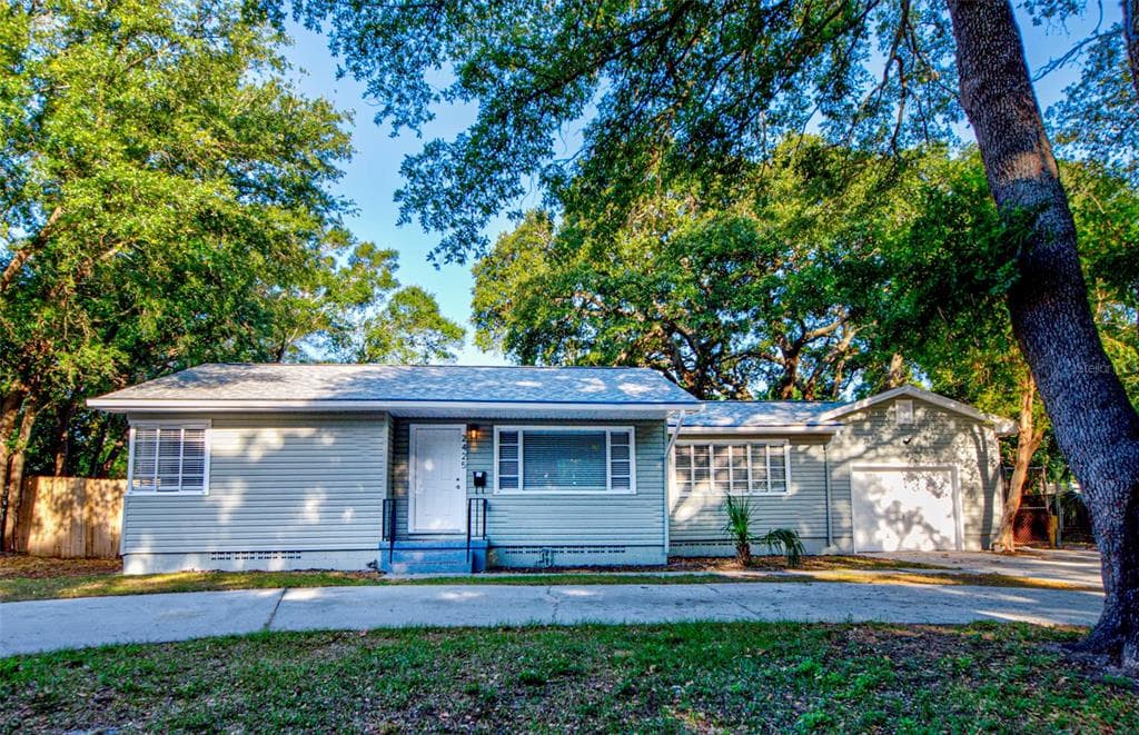 2425 35TH STREET S ST PETERSBURG, FL 33711