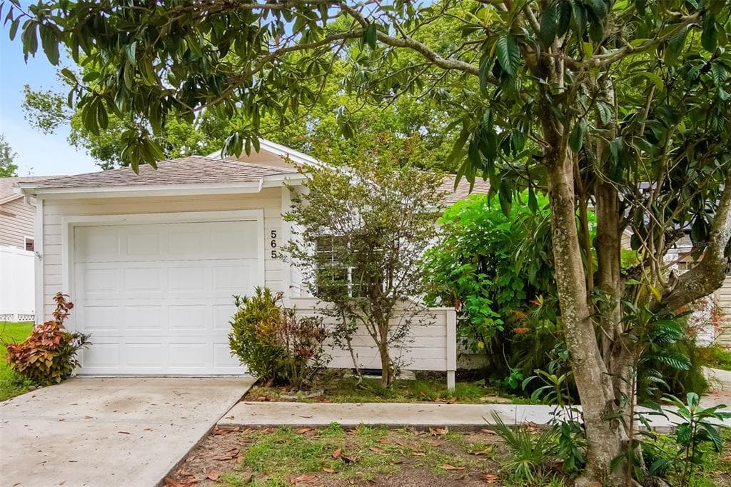 565 PORTLAND CIRCLE APOPKA, FL 32703
