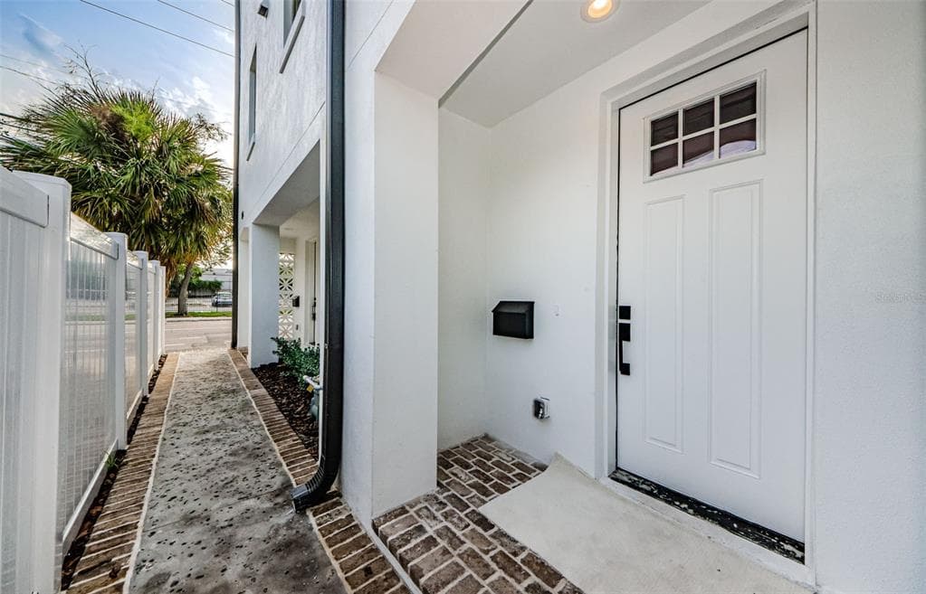 217 8TH STREET N ST PETERSBURG, FL 33701