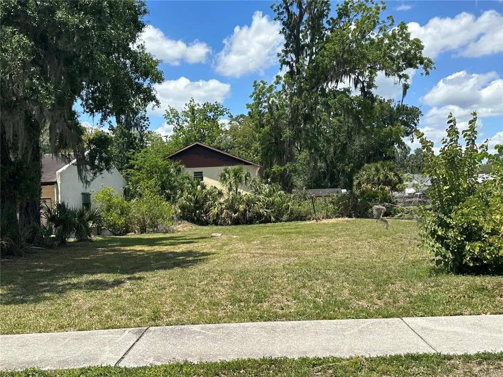 804 E BAKER STREET PLANT CITY, FL 33563