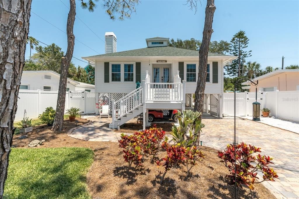 1213 BAY PINE BOULEVARD INDIAN ROCKS BEACH, FL 33785