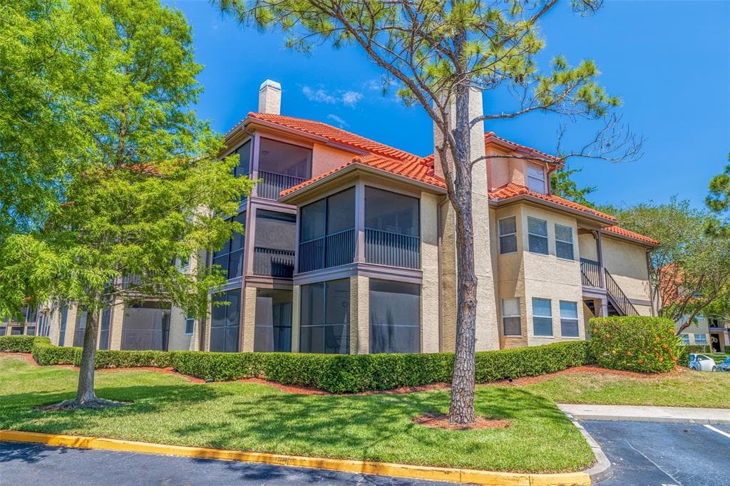 2400 FEATHER SOUND DRIVE UNIT 621 CLEARWATER, FL 33762