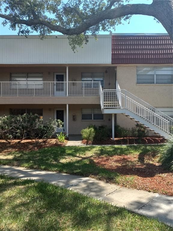10037 62ND TERRACE N UNIT 15 ST PETERSBURG, FL 33708