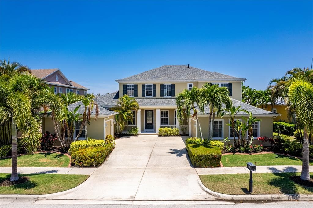 713 ISLEBAY DRIVE APOLLO BEACH, FL 33572