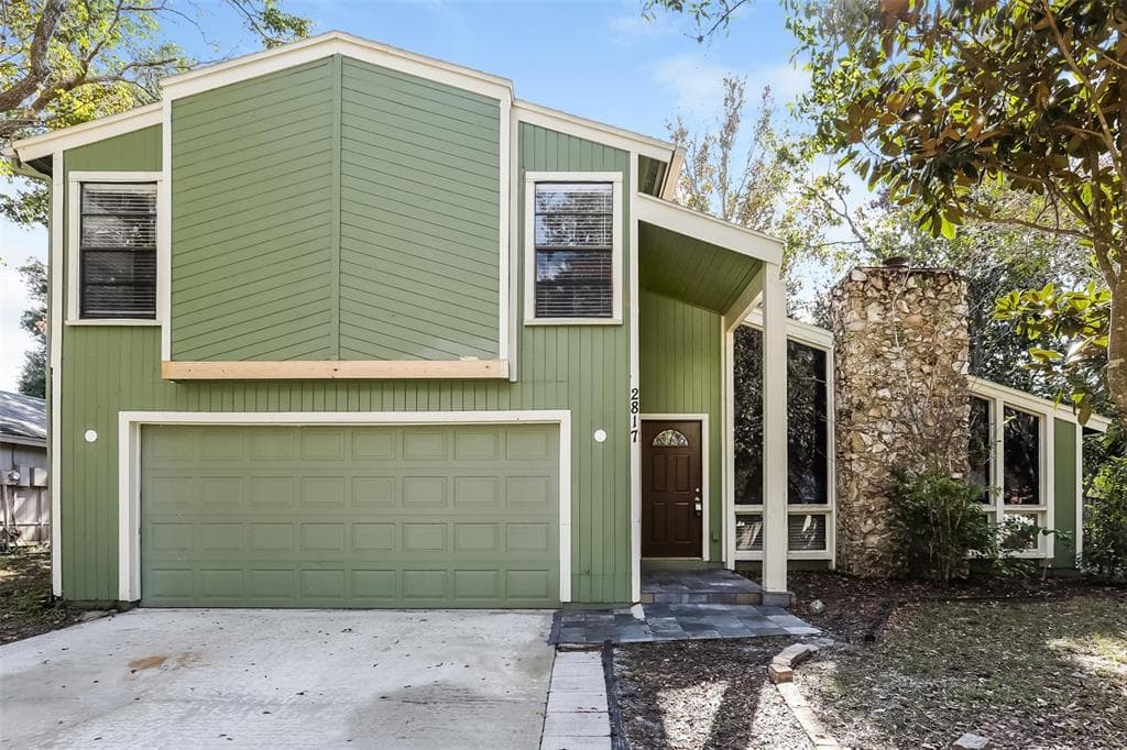2817 CHARMONT DRIVE APOPKA, FL 32703