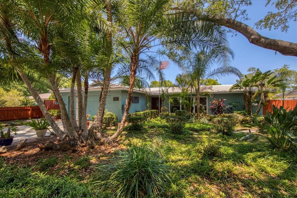 13371 88TH PLACE SEMINOLE, FL 33776