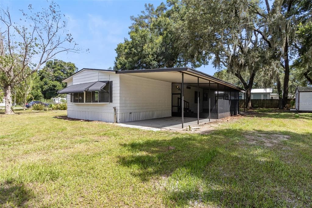 1013 LIANNE PLACE SEFFNER, FL 33584