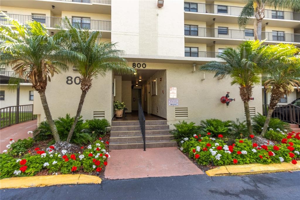 800 COVE CAY DRIVE UNIT 1E CLEARWATER, FL 33760