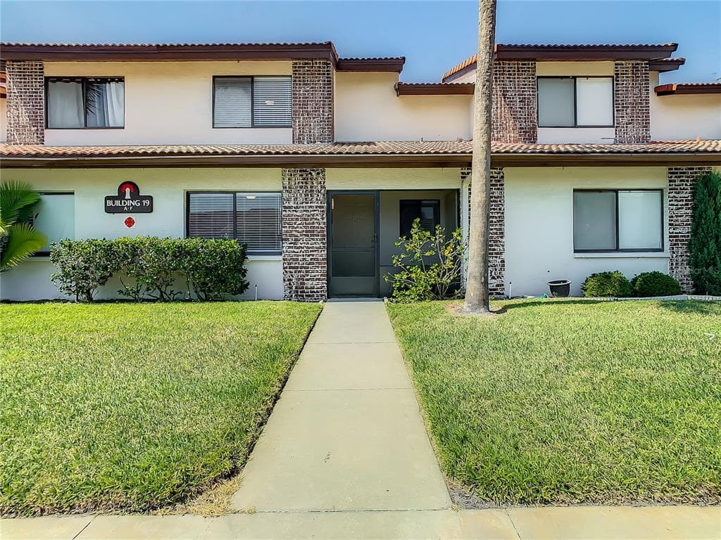 7360 ULMERTON ROAD UNIT 19D LARGO, FL 33771