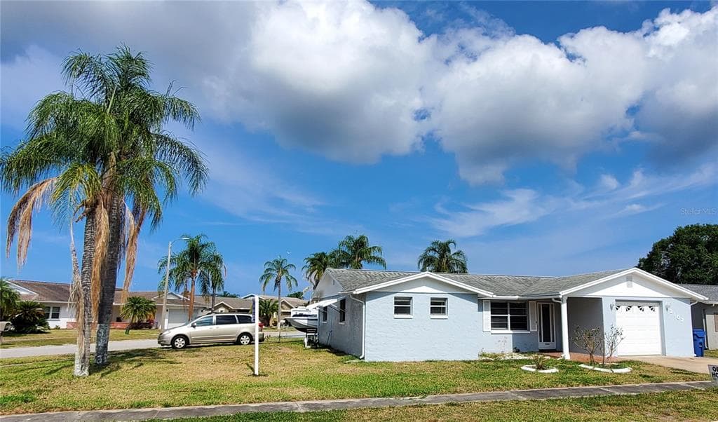 2107 HARRISON DRIVE HOLIDAY, FL 34691