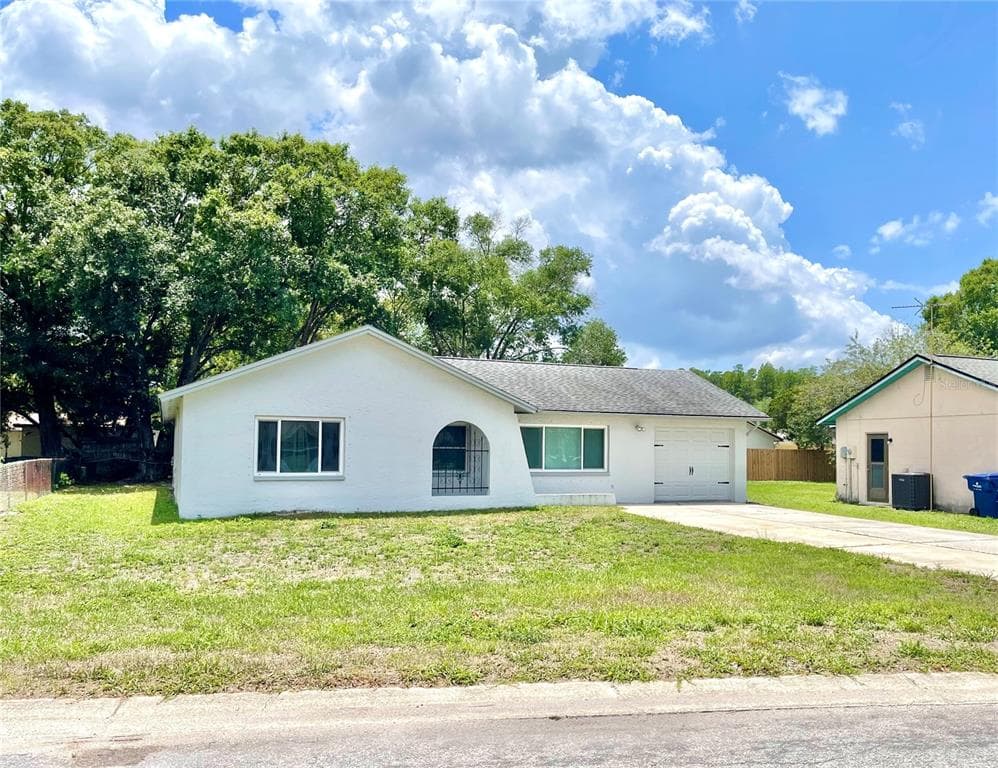 7226 CARMEL AVENUE NEW PORT RICHEY, FL 34655