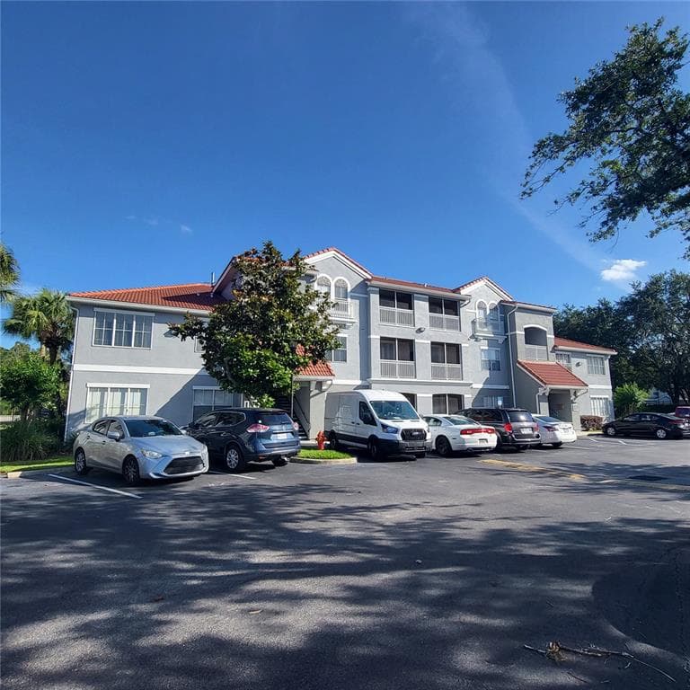 18001 RICHMOND PLACE DRIVE UNIT 513 TAMPA, FL 33647
