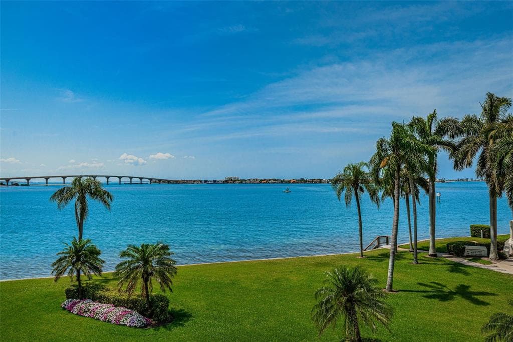 6287 BAHIA DEL MAR CIRCLE UNIT 312 ST PETERSBURG, FL 33715