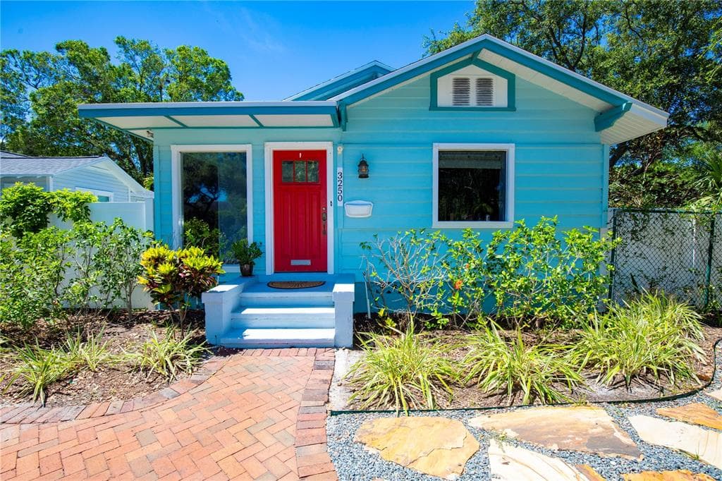3250 7TH AVENUE N ST PETERSBURG, FL 33713