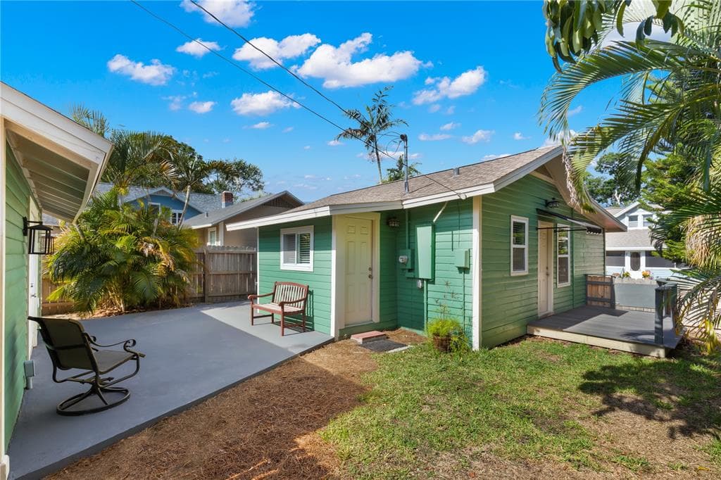 1035 6TH STREET N ST PETERSBURG, FL 33701