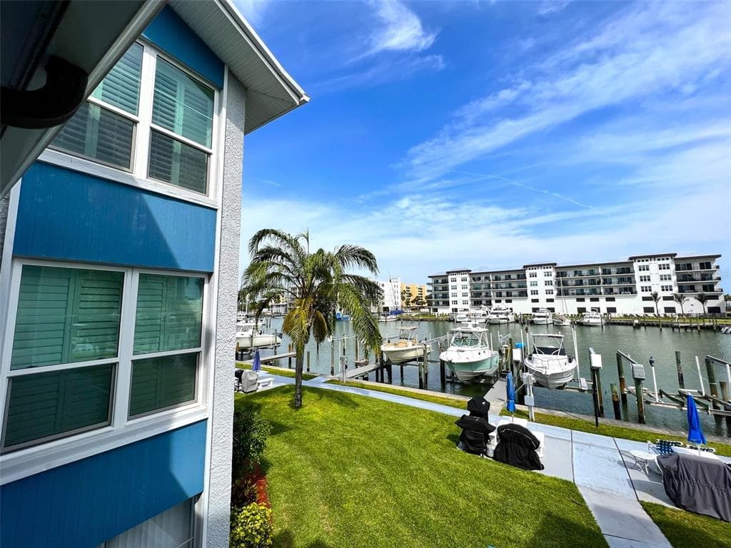 171 MEDALLION BOULEVARD UNIT G MADEIRA BEACH, FL 33708