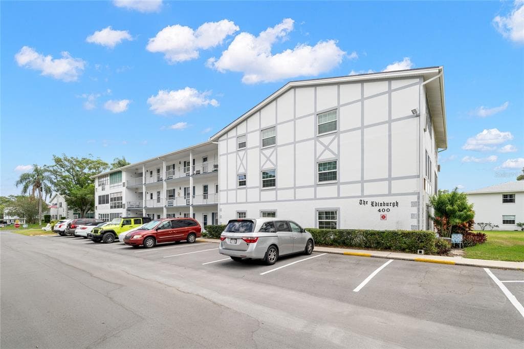 400 GLENNES LANE UNIT 210 DUNEDIN, FL 34698