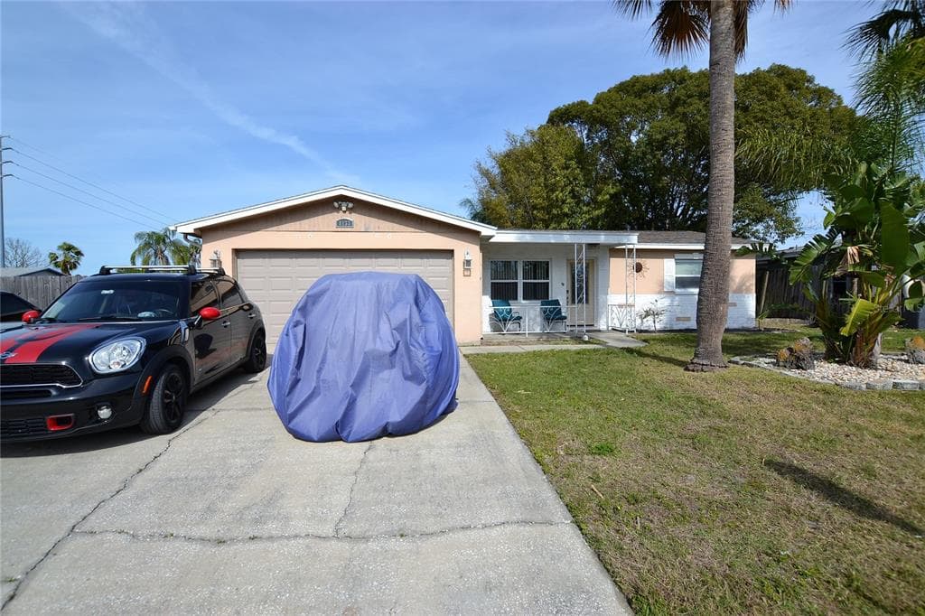 8133 MONARCH DRIVE PORT RICHEY, FL 34668