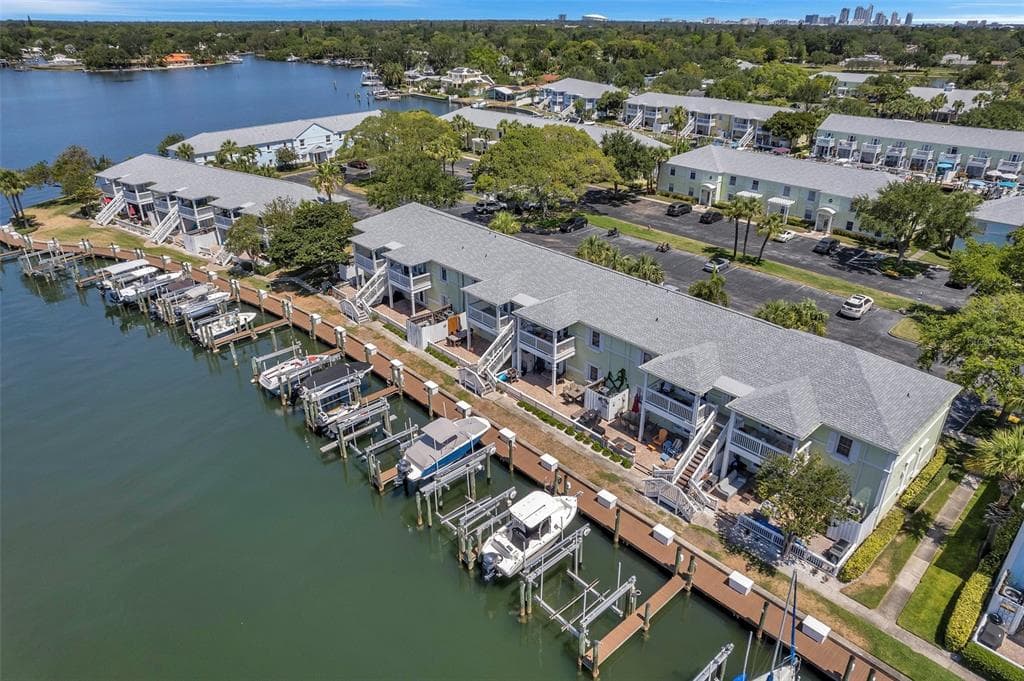 5037 STARFISH DRIVE SE UNIT F ST PETERSBURG, FL 33705