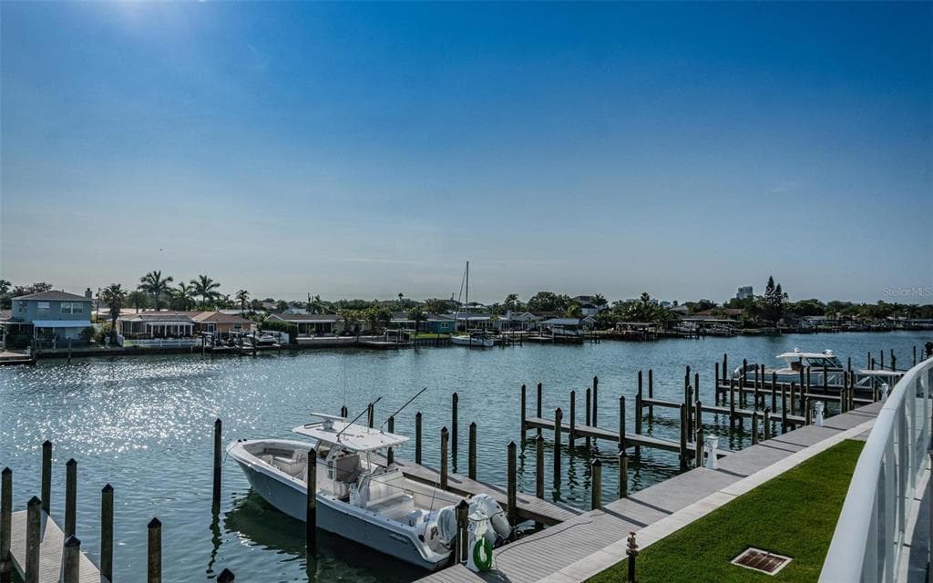 415 ISLAND WAY UNIT 511 CLEARWATER, FL 33767