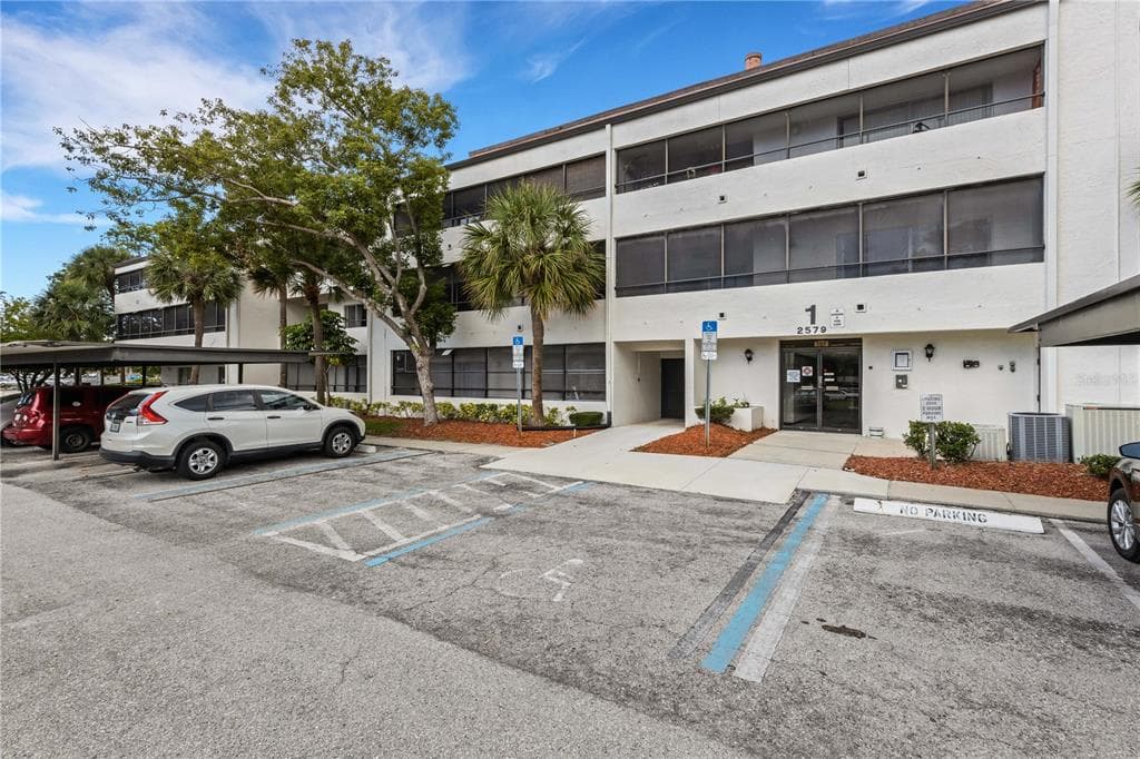 2579 COUNTRYSIDE BOULEVARD UNIT 1207 CLEARWATER, FL 33761