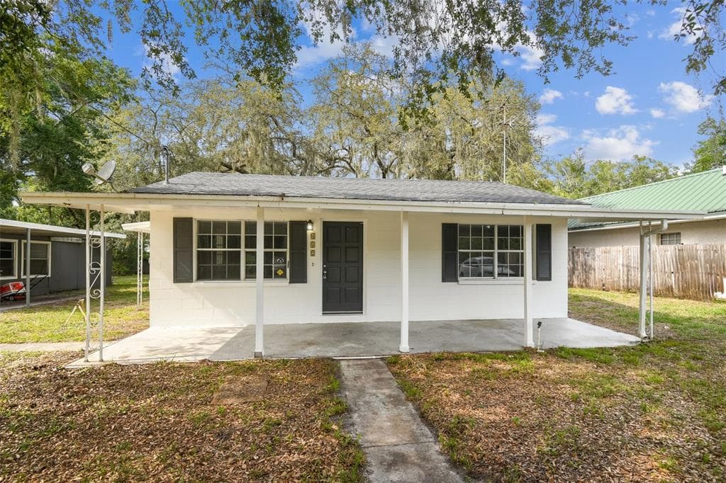 412 E LUTZ LAKE FERN ROAD LUTZ, FL 33549
