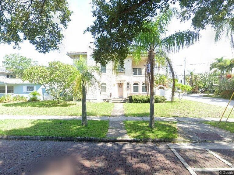 201 21ST AVENUE N ST PETERSBURG, FL 33704
