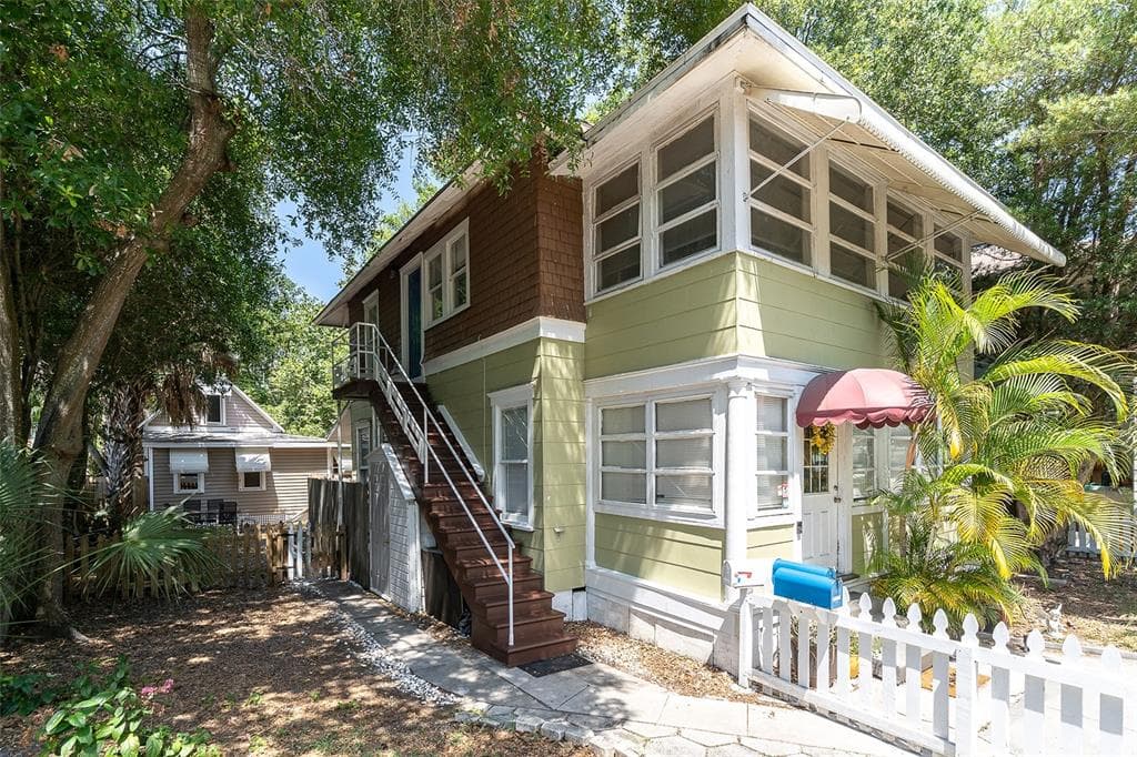 820 6TH STREET N ST PETERSBURG, FL 33701