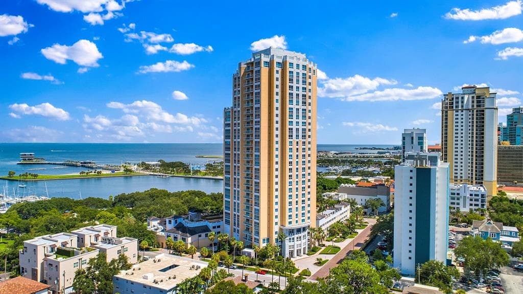 400 BEACH DRIVE NE UNIT 504 ST PETERSBURG, FL 33701