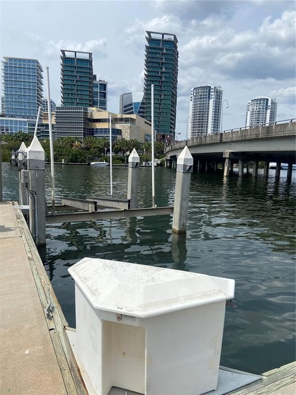 13 CRIMSON HARBOUR MARINA UNIT 1 TAMPA, FL 33606