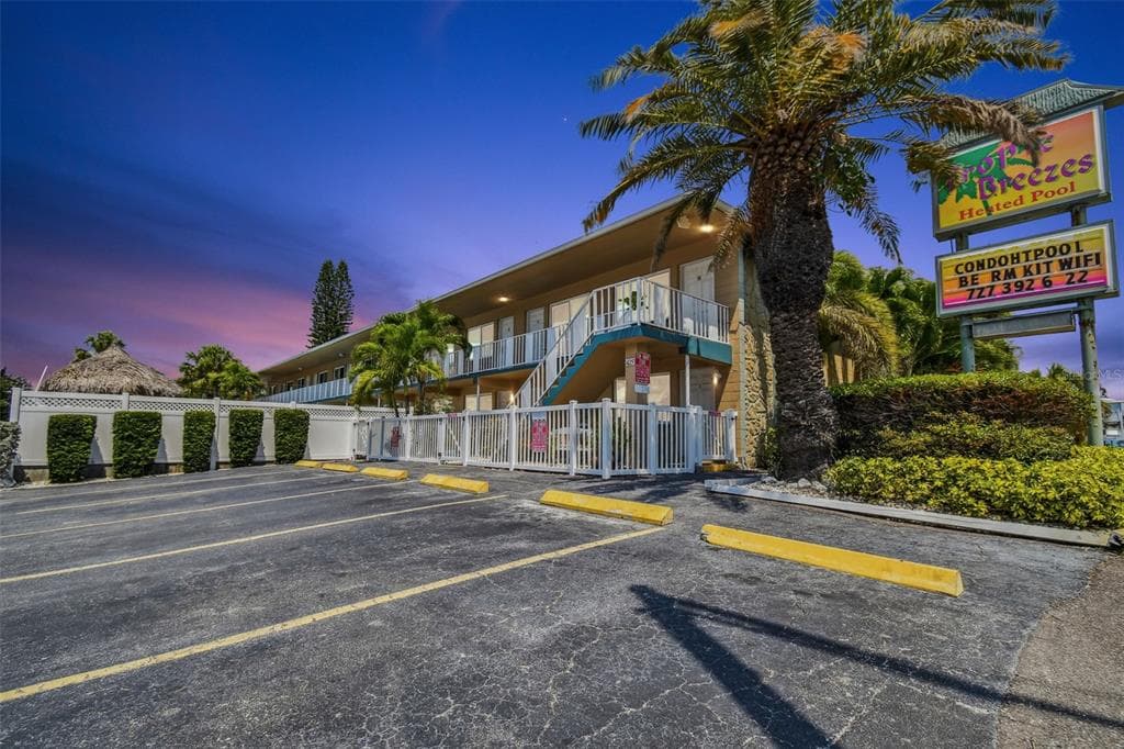 14251 GULF BOULEVARD UNIT 1 MADEIRA BEACH, FL 33708