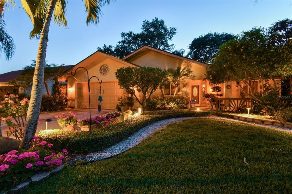 1065 FALCON RIDGE LANE PALM HARBOR, FL 34683