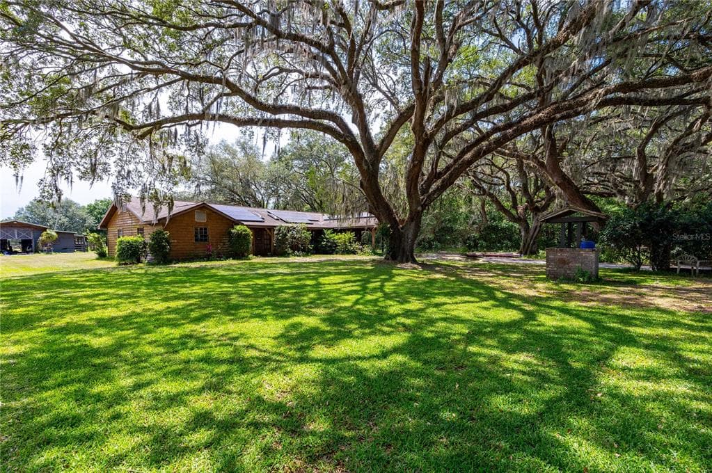 3740 OAKWOOD DRIVE WESLEY CHAPEL, FL 33543
