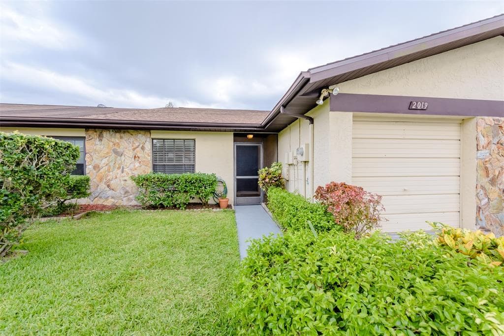2019 DOVER COURT OLDSMAR, FL 34677