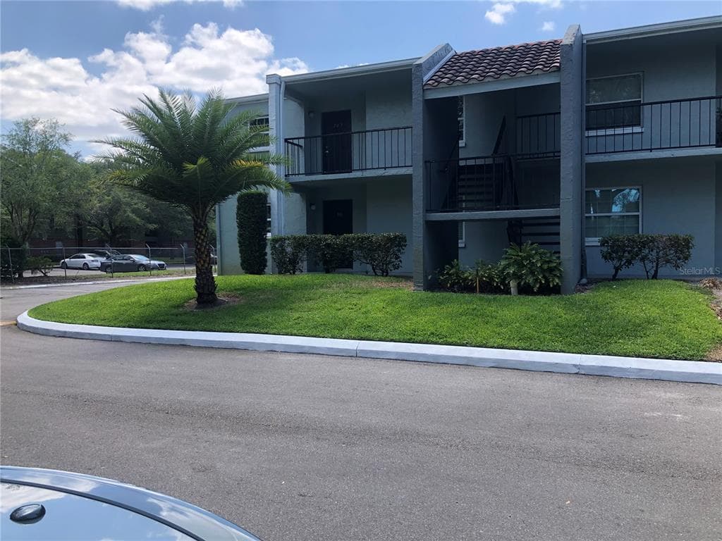 14415 AMERICANA CIRCLE UNIT 205 TAMPA, FL 33613